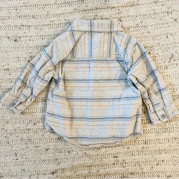 Old Navy 6-12 months button down shirt​ - Picture 2 of 3
